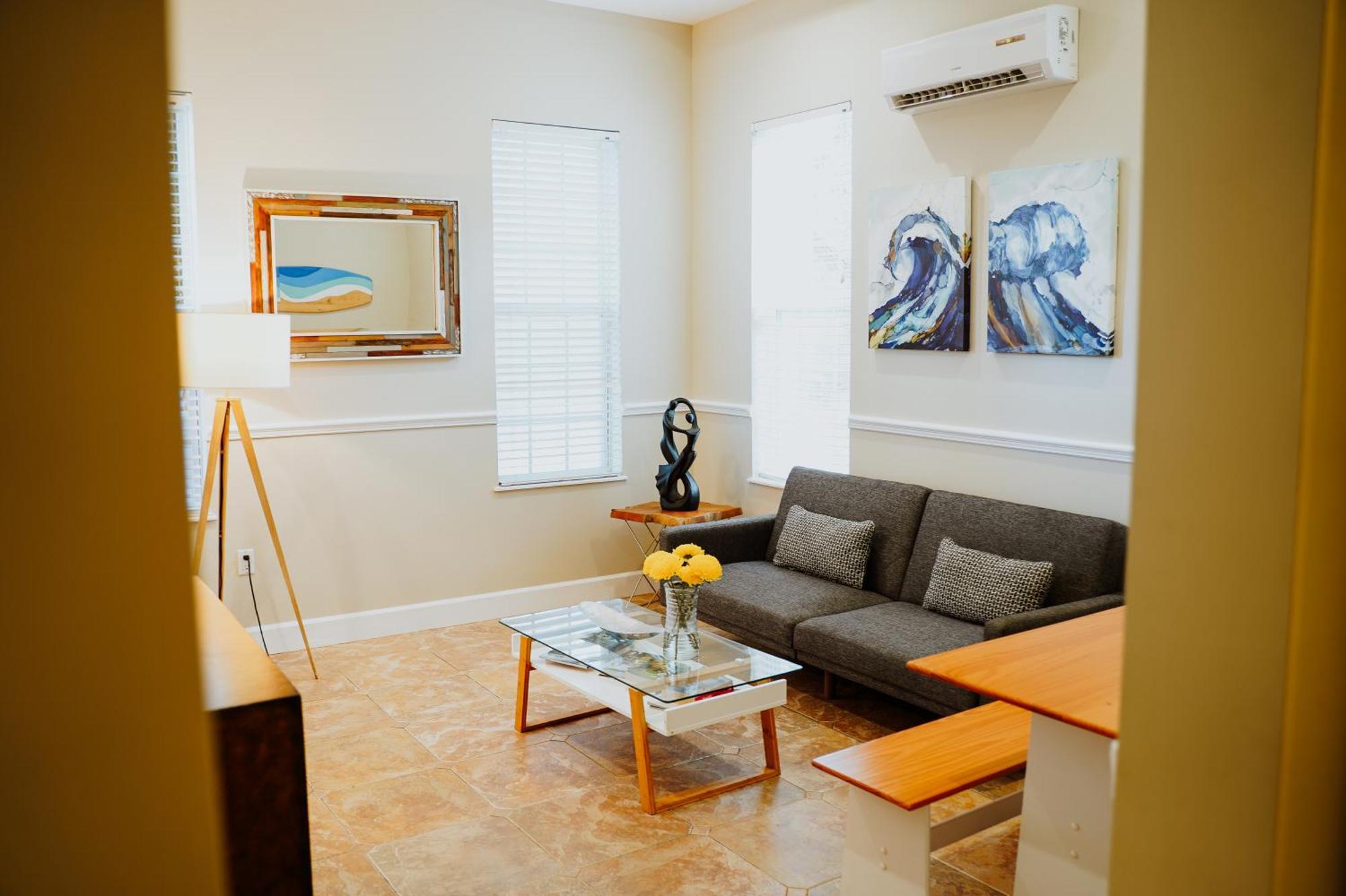 Shangri-La Boutique Bed & Breakfast West Bay Стая снимка