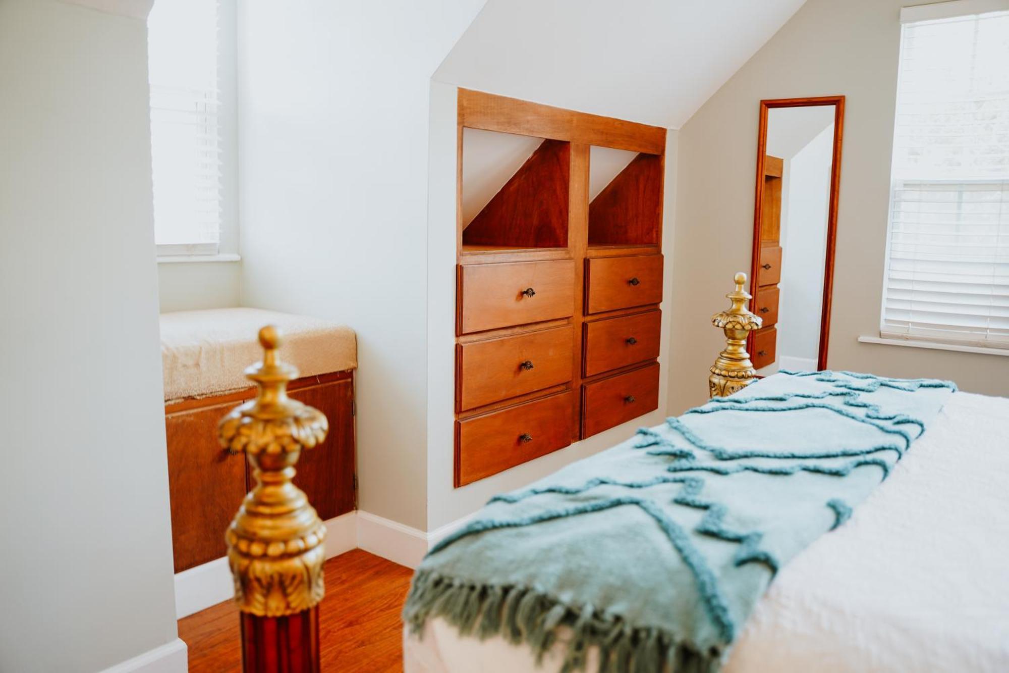 Shangri-La Boutique Bed & Breakfast West Bay Стая снимка