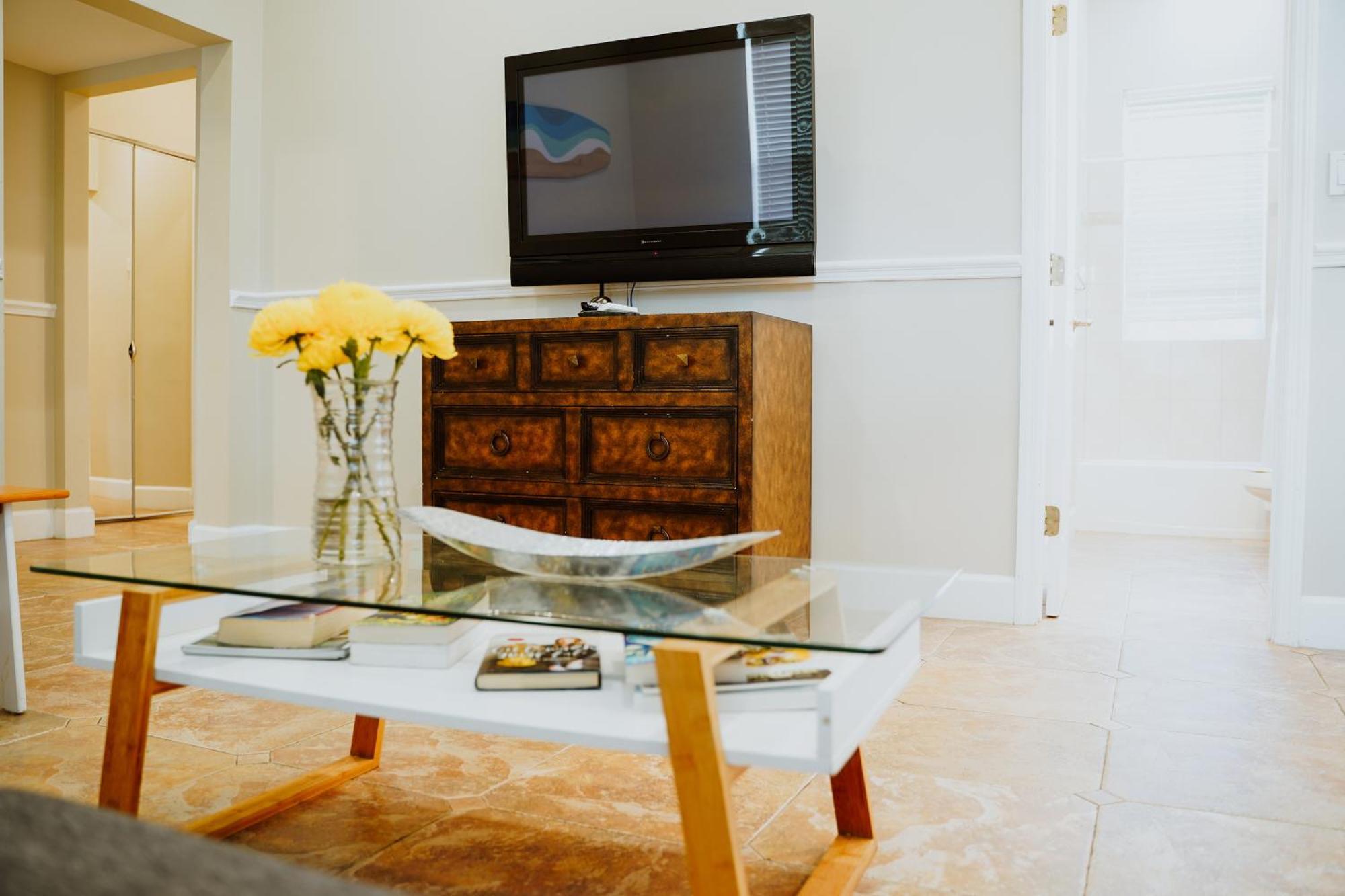 Shangri-La Boutique Bed & Breakfast West Bay Стая снимка