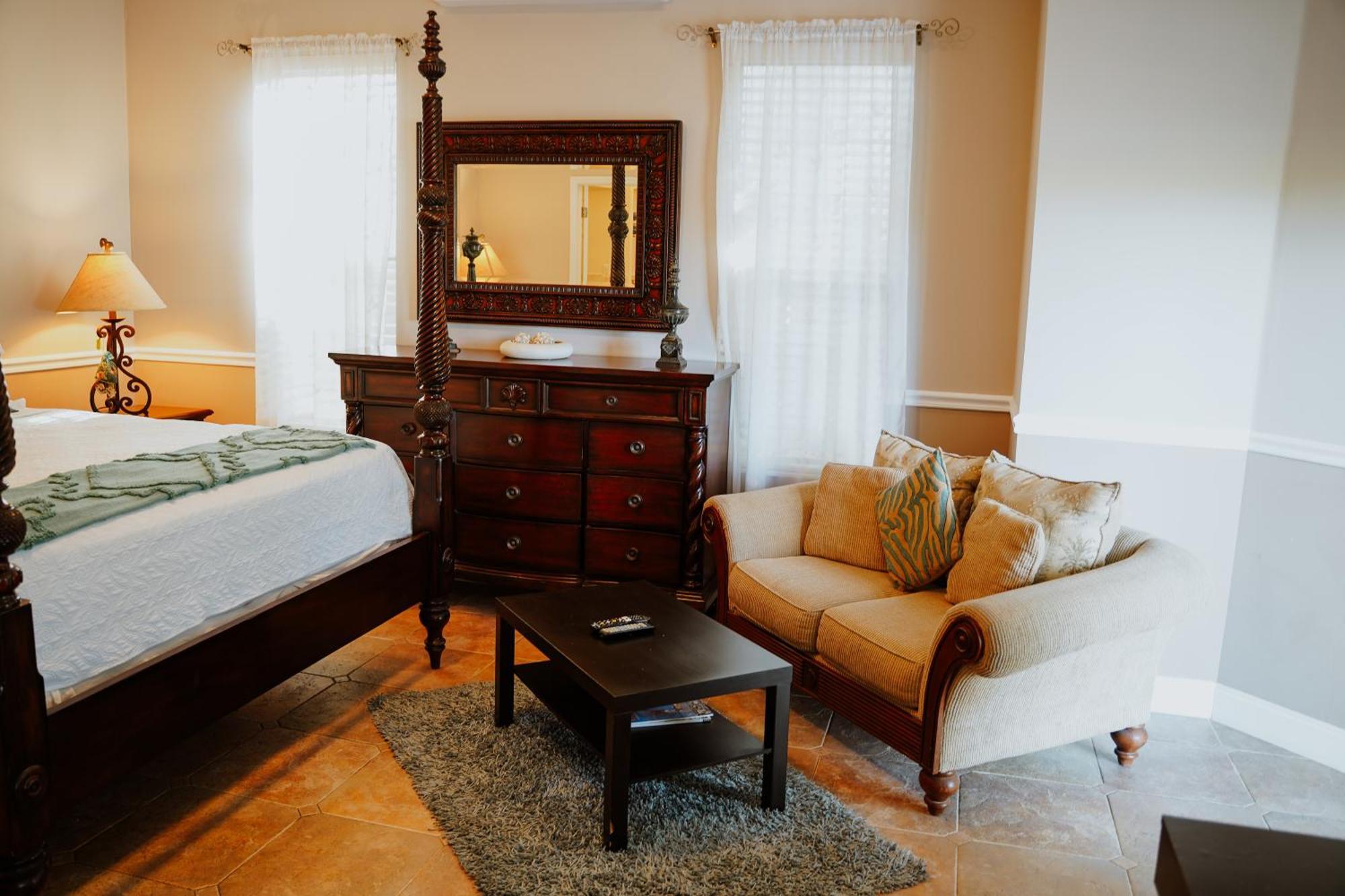 Shangri-La Boutique Bed & Breakfast West Bay Стая снимка
